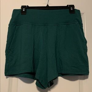 Athleta Coaster Luxe HR Shorts, Sz M
Good Condition